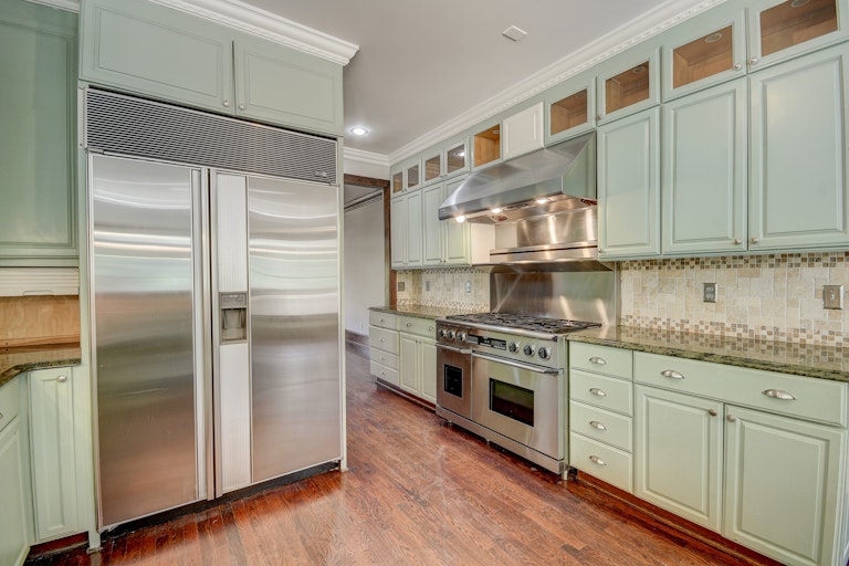 Photo 12 of 31 - 52 Edgewood Vis, Newnan, GA 30265