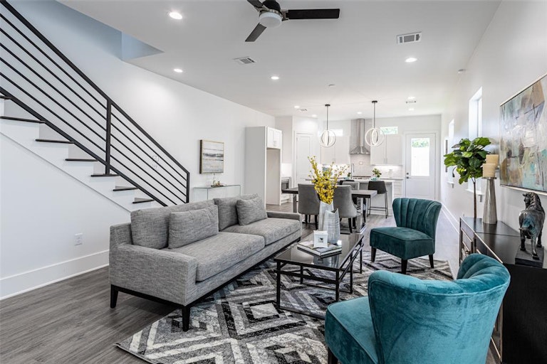 Photo 1 of 33 - 3410 Hardy St, Houston, TX 77009