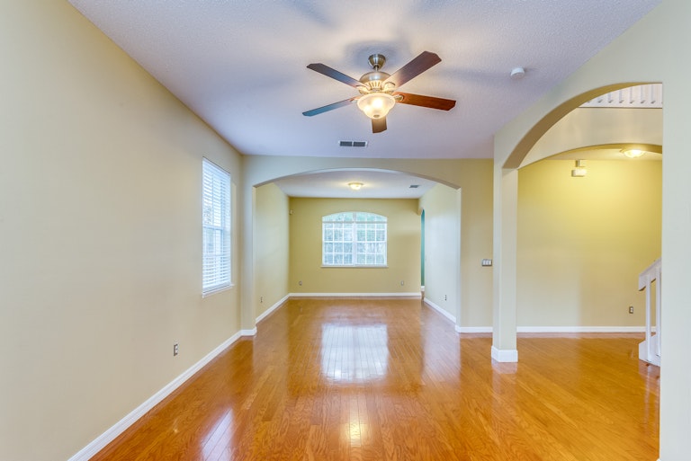 Photo 11 of 33 - 1019 Landview Ct, Orlando, FL 32828