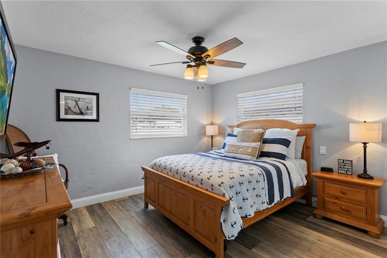 Photo 37 of 52 - 4328 40th St S, Saint Petersburg, FL 33711