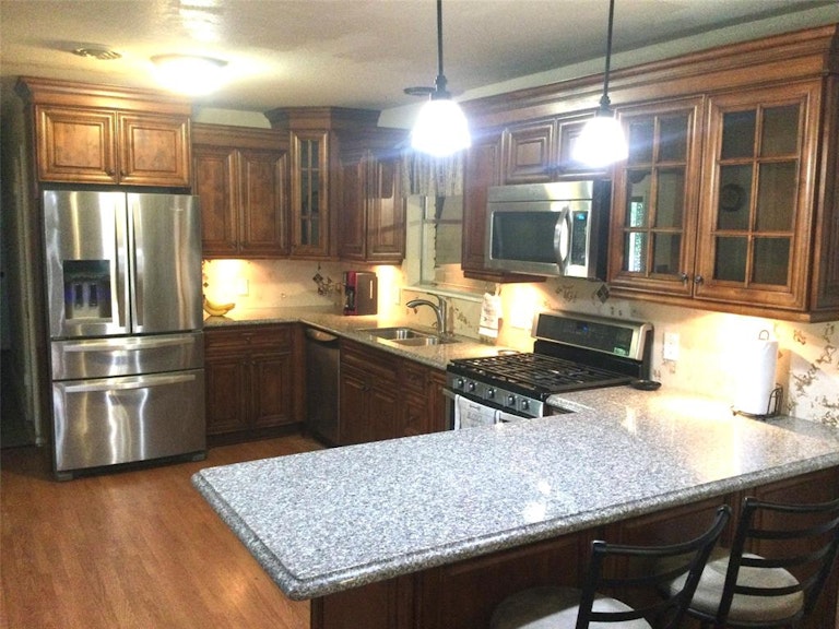 Photo 11 of 20 - 233 Georgian Rd, Fort Worth, TX 76134
