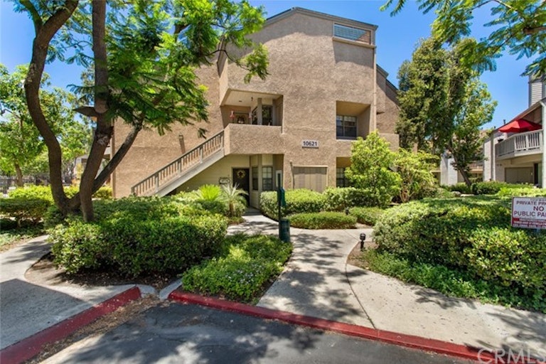 Photo 27 of 36 - 10621 Lakeside Dr S Unit F, Garden Grove, CA 92840