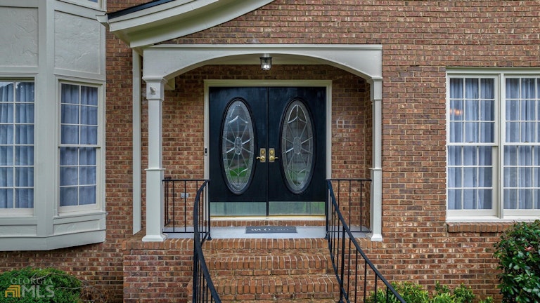 Photo 4 of 81 - 797 Oxford Ct SW, Lilburn, GA 30047