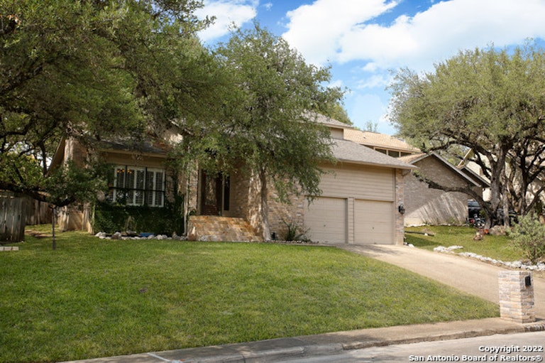 Photo 1 of 21 - 1911 Woodseer St, San Antonio, TX 78248