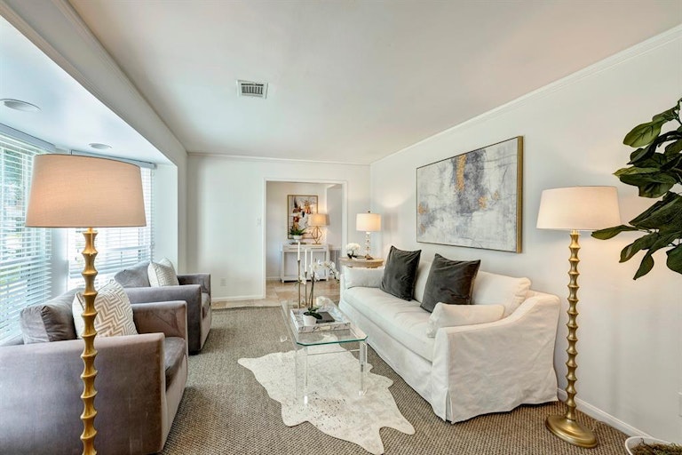 Photo 3 of 34 - 13519 Westport Ln, Houston, TX 77079