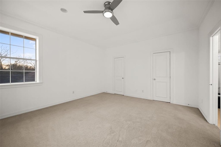 Photo 24 of 35 - 13703 Creekside Pl, Dallas, TX 75240