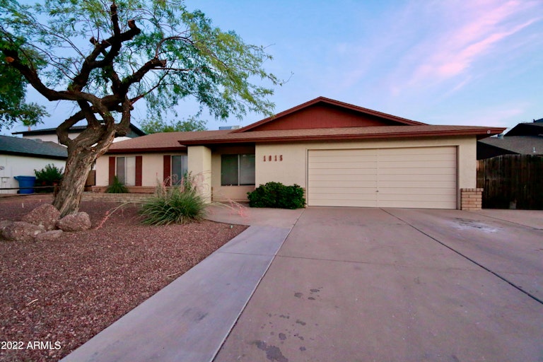 Photo 3 of 28 - 1615 W Bentrup Ct, Chandler, AZ 85224