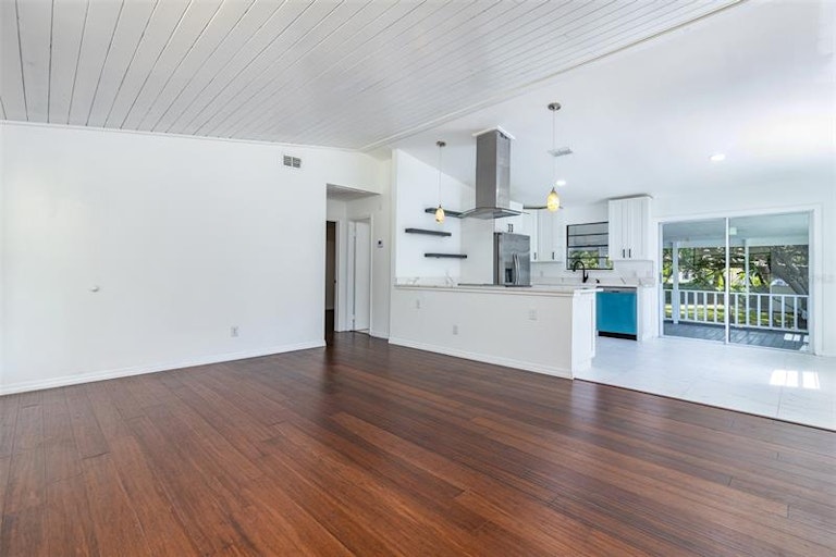 Photo 15 of 28 - 10017 Parsons St, Tampa, FL 33615