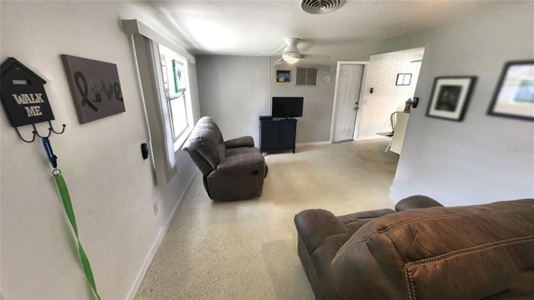 Photo 10 of 19 - 3745 Brock St, New Port Richey, FL 34652