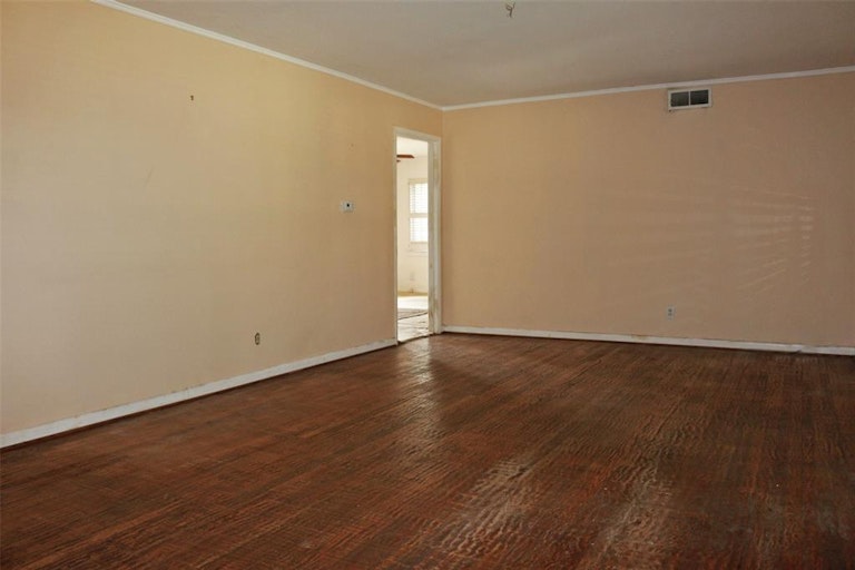 Photo 2 of 15 - 3216 Damascus Way, Dallas, TX 75234