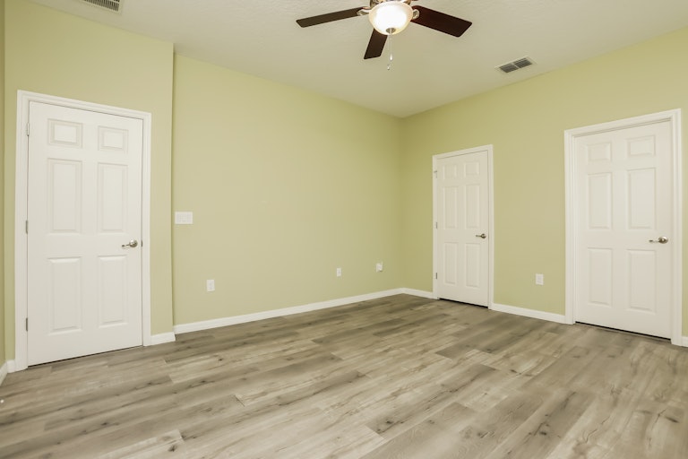 Photo 13 of 26 - 1392 Merion Dr, Mount Dora, FL 32757
