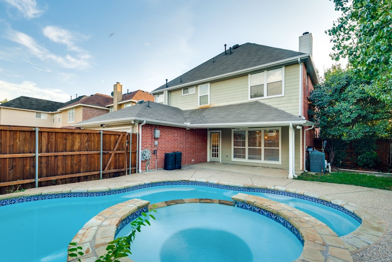 Photo 35 of 35 - 841 High Meadow Ct, Lewisville, TX 75077