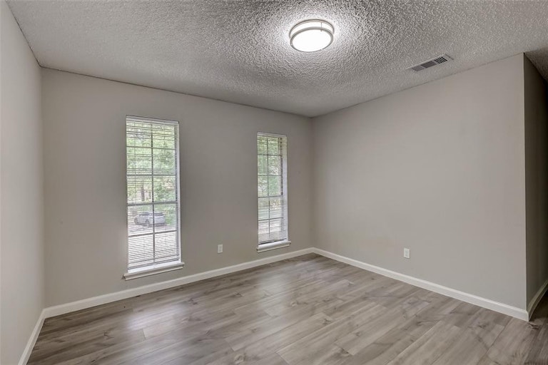 Photo 36 of 46 - 14002 Cedar Point Dr, Houston, TX 77070