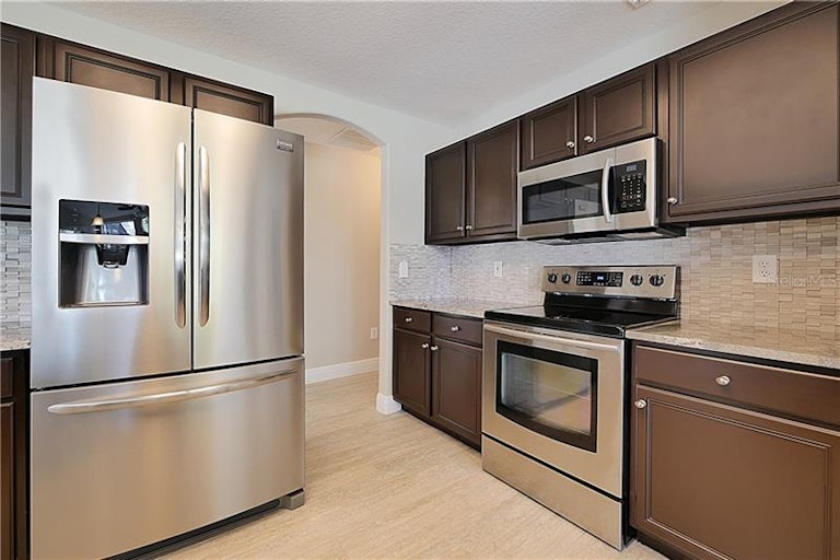 Photo 7 of 25 - 17021 Magnolia Island Blvd, Clermont, FL 34711