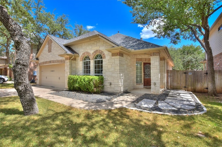 Photo 3 of 27 - 8020 Alophia Dr, Austin, TX 78739