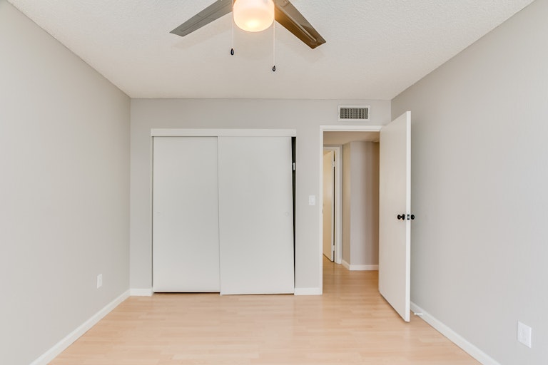 Photo 14 of 29 - 6104 W Nancy Rd, Glendale, AZ 85306