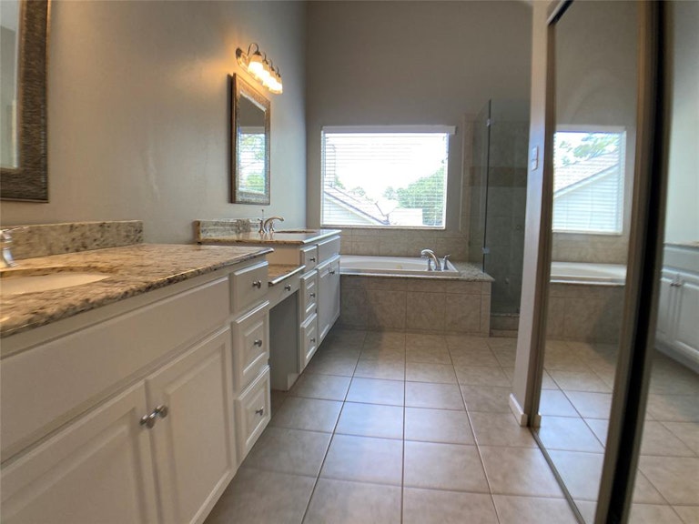 Photo 14 of 20 - 7406 Pleasant Ridge Dr, Houston, TX 77095