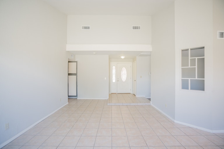 Photo 2 of 21 - 4034 W Windrose Dr, Phoenix, AZ 85029