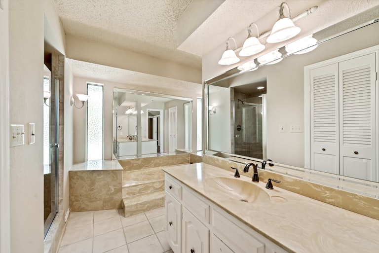 Photo 22 of 31 - 2905 Knollwood Dr, Plano, TX 75075