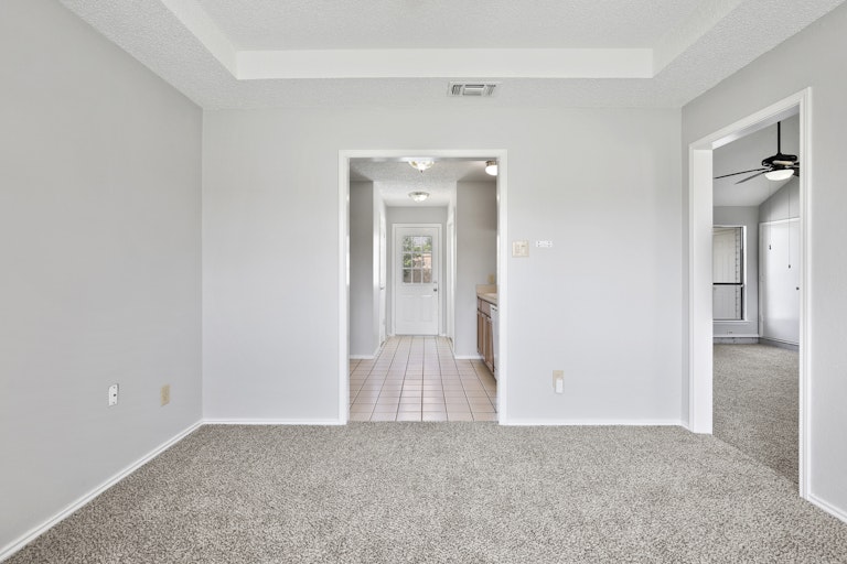 Photo 6 of 25 - 6517 Bluebonnet Dr, Rowlett, TX 75089