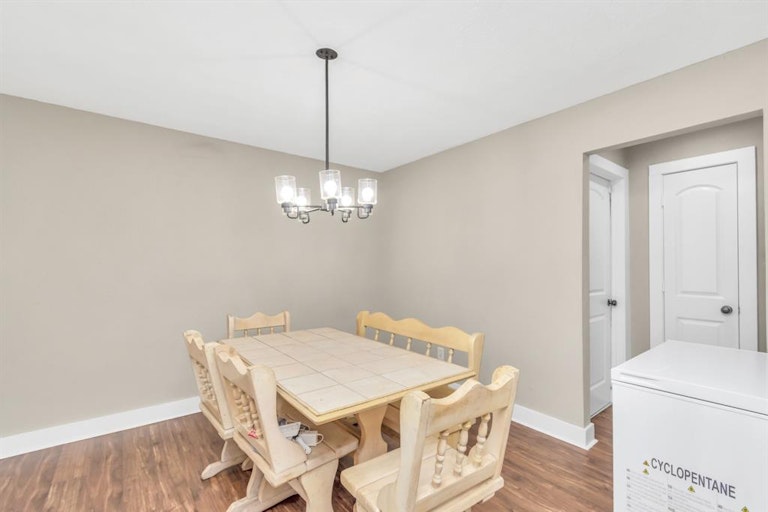 Photo 14 of 28 - 17550 S Compass Rose Cir, Crosby, TX 77532