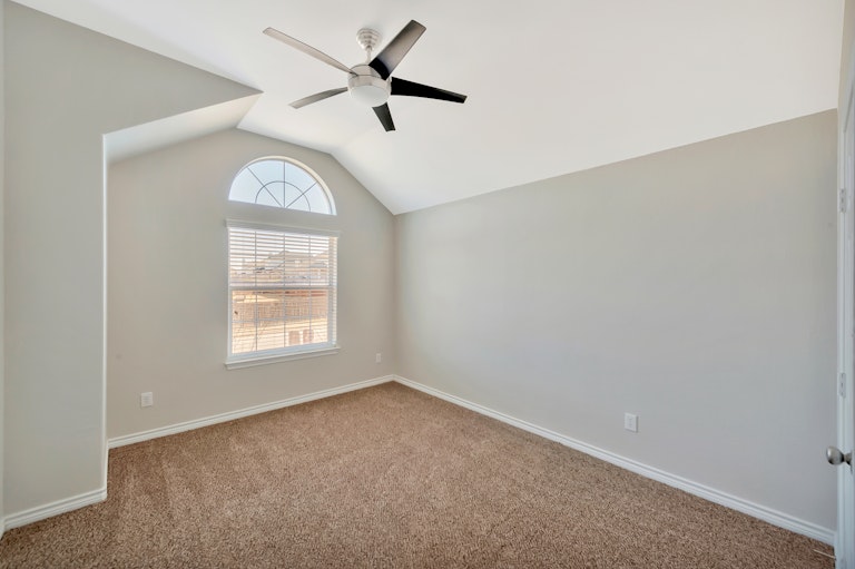 Photo 18 of 27 - 600 Lakewood Dr, Kennedale, TX 76060