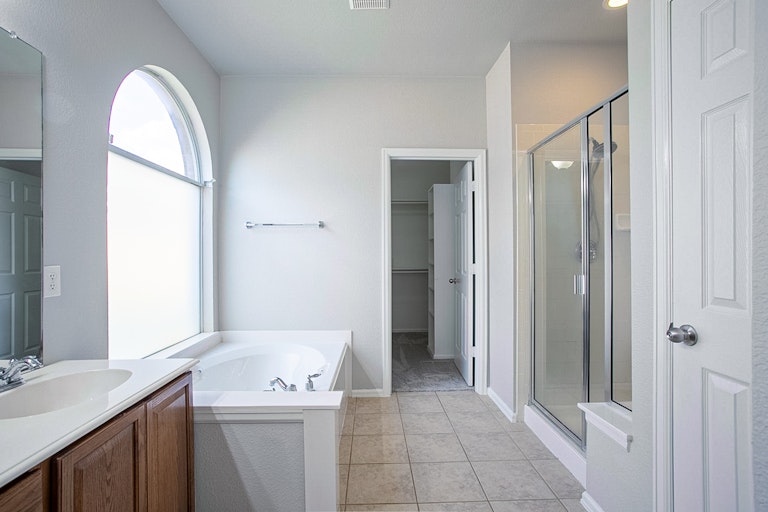 Photo 6 of 26 - 4521 Butterfly Way, Fort Worth, TX 76244
