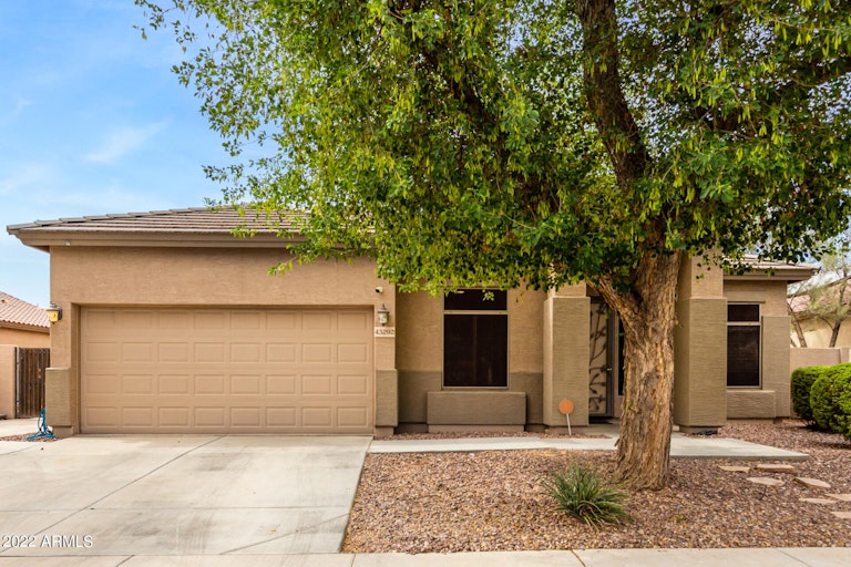Photo 2 of 45 - 43292 W Oakland Ct, Maricopa, AZ 85138