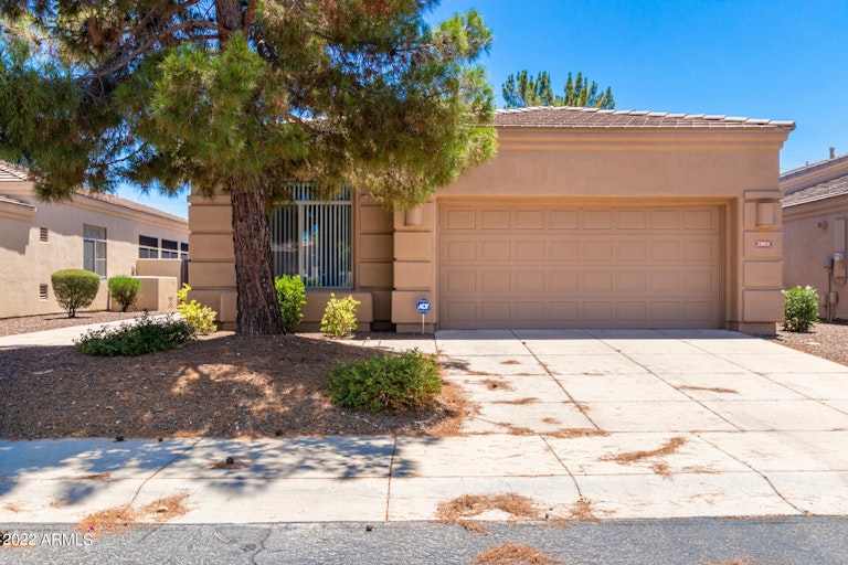 Photo 1 of 34 - 3903 E Carson Rd, Phoenix, AZ 85042