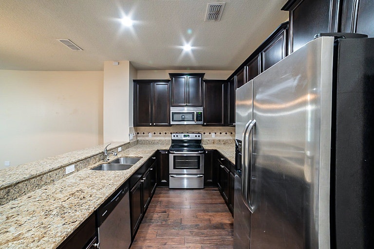 Photo 4 of 14 - 226 Silverglen Ln, Altamonte Springs, FL 32714