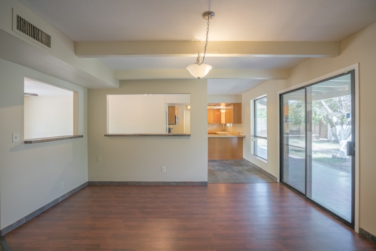 Photo 9 of 29 - 2850 E North Ln, Phoenix, AZ 85028