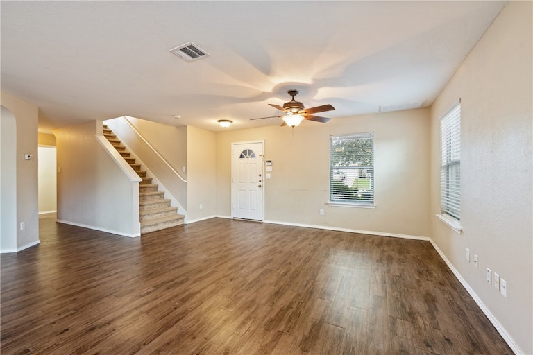Photo 8 of 39 - 204 Debbie Ann Dr, Leander, TX 78641