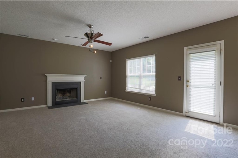 Photo 3 of 18 - 612 Pawley Dr, Charlotte, NC 28214