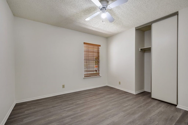 Photo 18 of 27 - 818 Willow Xing, New Braunfels, TX 78130