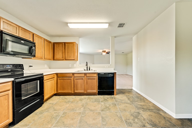Photo 8 of 31 - 1719 Harvest Crossing Dr, Wylie, TX 75098