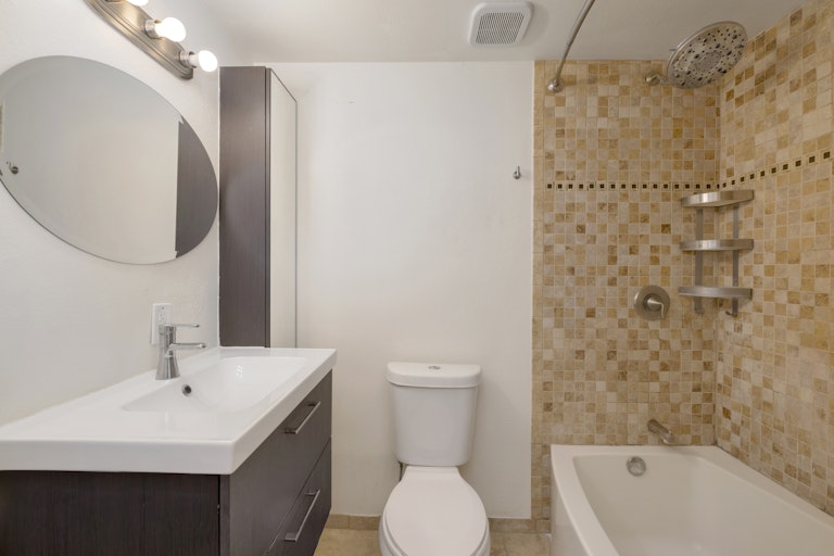Photo 11 of 19 - 2731 S Salida Way, Aurora, CO 80013
