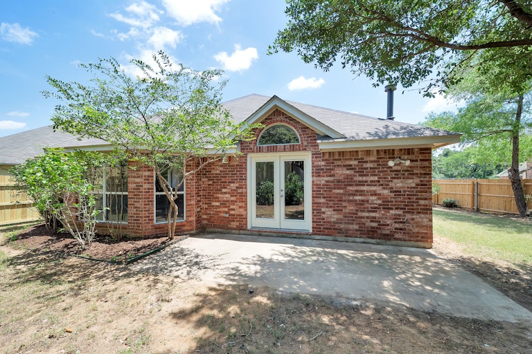 Photo 5 of 26 - 12601 Sweet Bay Dr, Euless, TX 76040