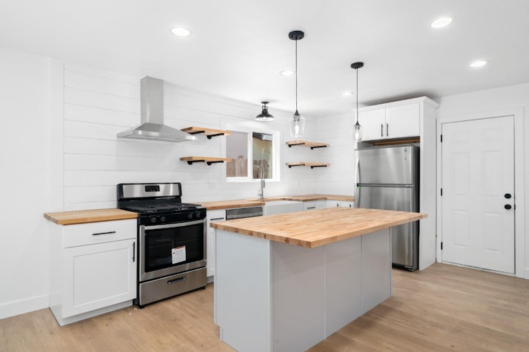 Photo 8 of 29 - 4208 Strathmore Way, North Highlands, CA 95660