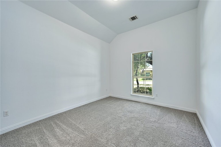 Photo 20 of 31 - 1008 Winding Way Dr, Georgetown, TX 78628