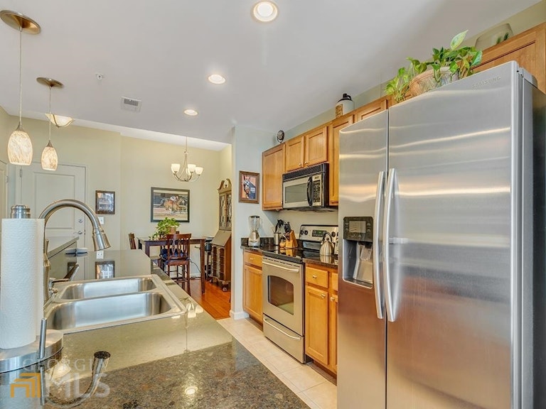 Photo 15 of 26 - 3040 Peachtree Rd NW #1002, Atlanta, GA 30305