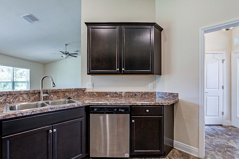 Photo 8 of 28 - 12481 Killian St, Spring Hill, FL 34609