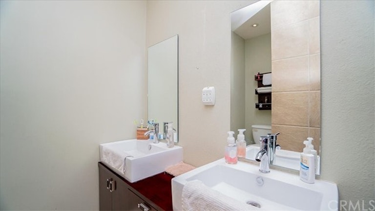 Photo 16 of 26 - 17394 Grevillea St, Fontana, CA 92335