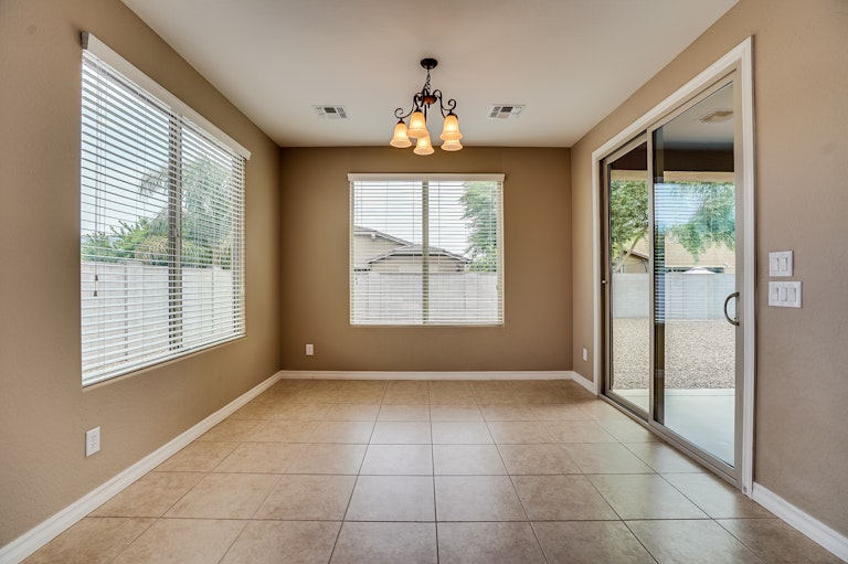 Photo 8 of 25 - 658 W Yellow Wood Ave, San Tan Valley, AZ 85140