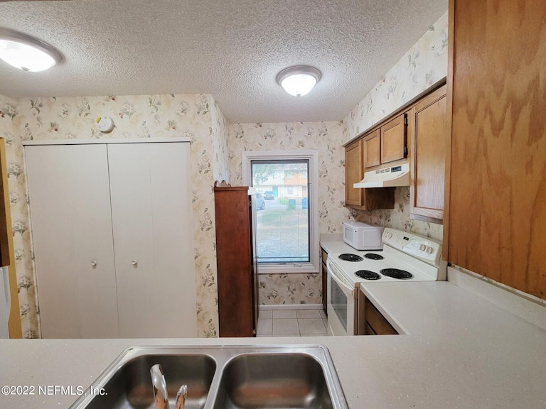 Photo 6 of 18 - 1213 Maitland Ave, Jacksonville, FL 32211