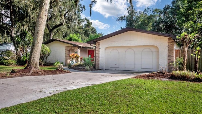 Photo 35 of 38 - 158 Oak Sq S, Lakeland, FL 33813