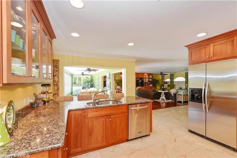 Photo 6 of 16 - 6332 Tanglewood Dr NE, Saint Petersburg, FL 33702