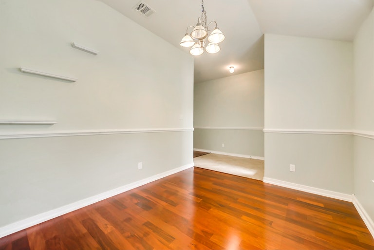 Photo 6 of 28 - 8517 Prairie Dawn Dr, Fort Worth, TX 76131