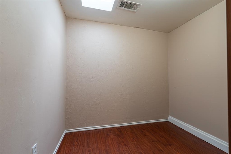 Photo 19 of 23 - 913 Haverstraw Pl, Mesquite, TX 75149