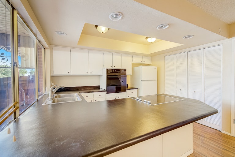 Photo 11 of 25 - 638 S Youngfield Ct, Lakewood, CO 80228