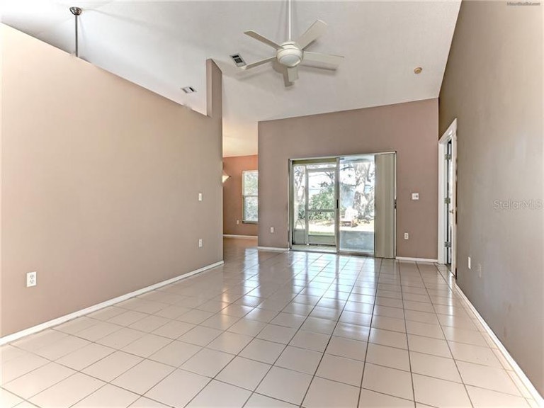 Photo 5 of 25 - 6030 66th Street Cir E, Palmetto, FL 34221